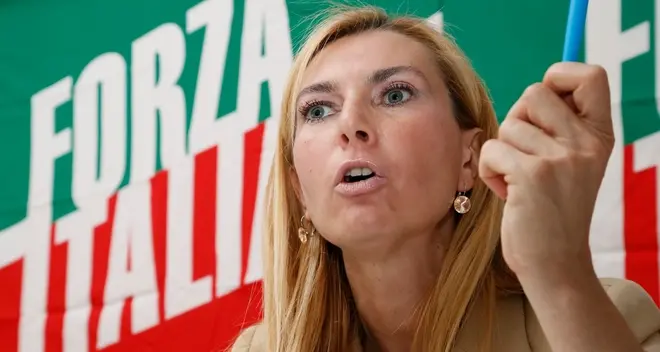 Letta accetta dimissioni Biancofiore. La deputata: «Sono furibonda»