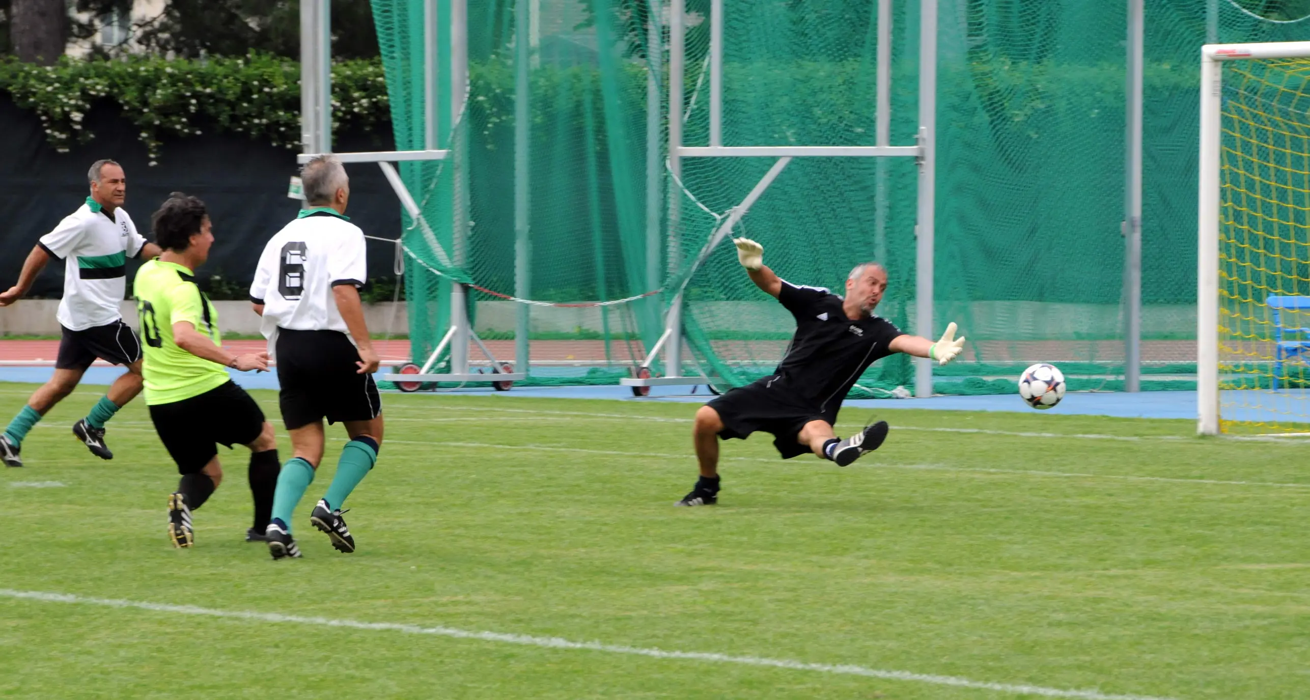 Torneo Sonato-Bison, la sfida a pallone dei veterani