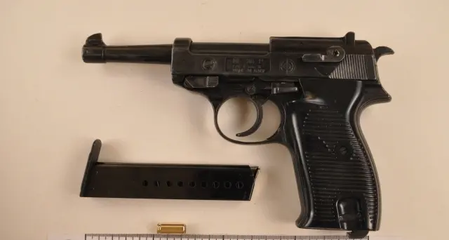 “Pistolero” sessantenne terrorizza i bambini a Don Bosco