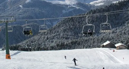 Sulle piste da sci ora decidono i Comuni