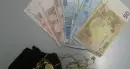 Ruba i gioielli, poi li riporta in caserma