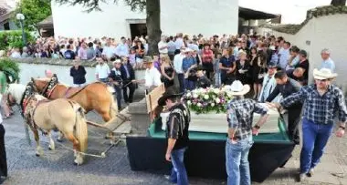 San Michele, l'ultimo saluto country a George McAnthony