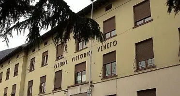Alpini, il reggimento Monte Cervino lascia Bolzano