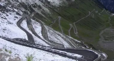 Slitta al 2013 il ticket sullo Stelvio