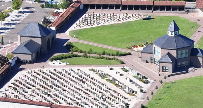 Area cimiteriale in Galizia critiche per i ristagni idrici