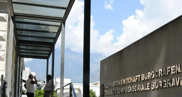 Burgraviato, indagine su chi beneficia degli aiuti sociali
