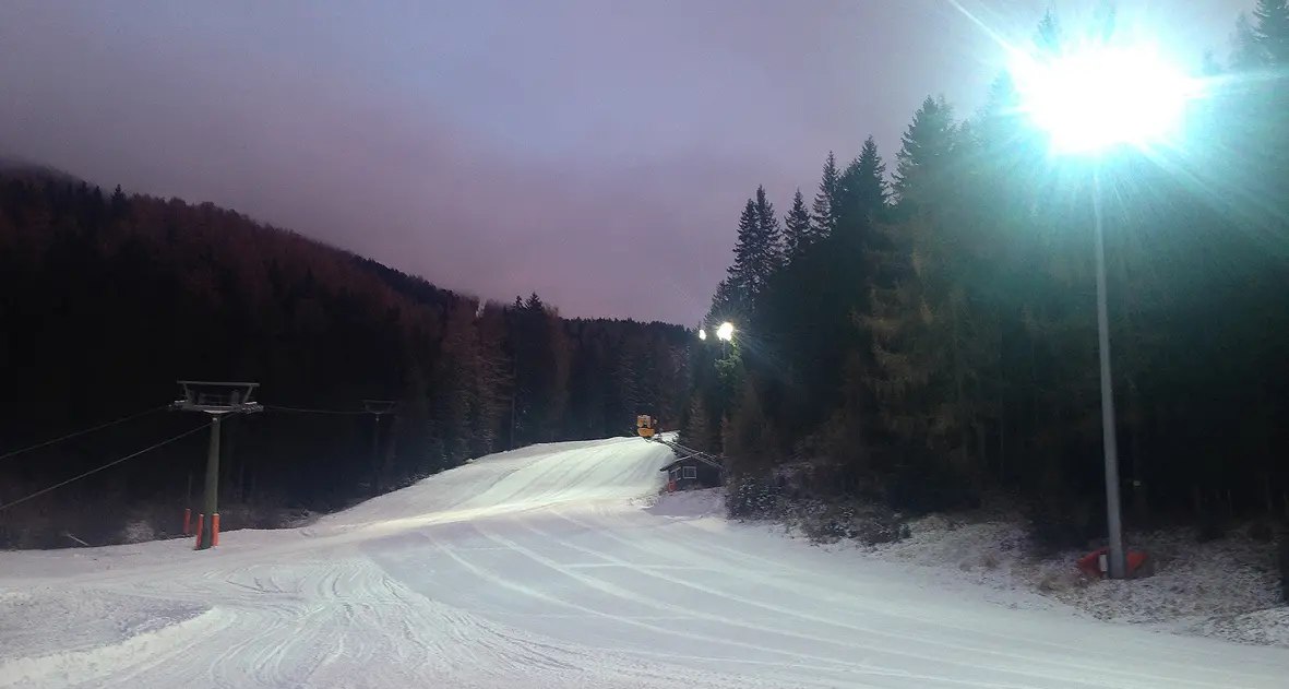 Piste da sci, Obereggen apre in notturna il 27 novembre