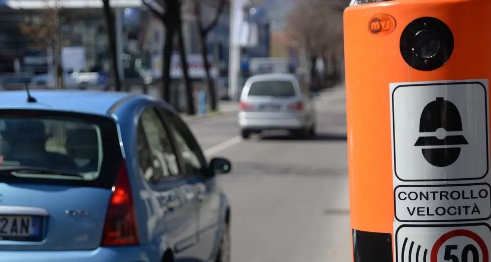 Da oggi in funzione i 18 «speed check» sulle strade meranesi