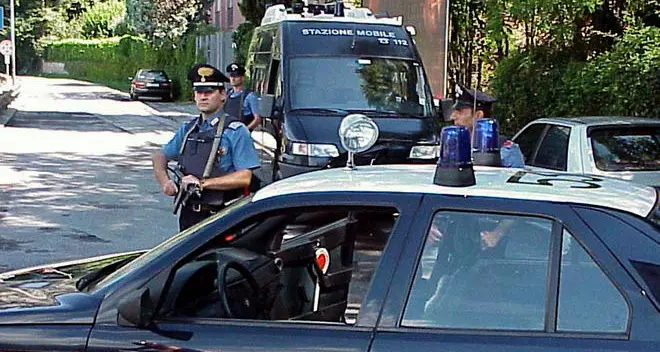 Molestie sessuali vicino alla discoteca: denunciato 68enne