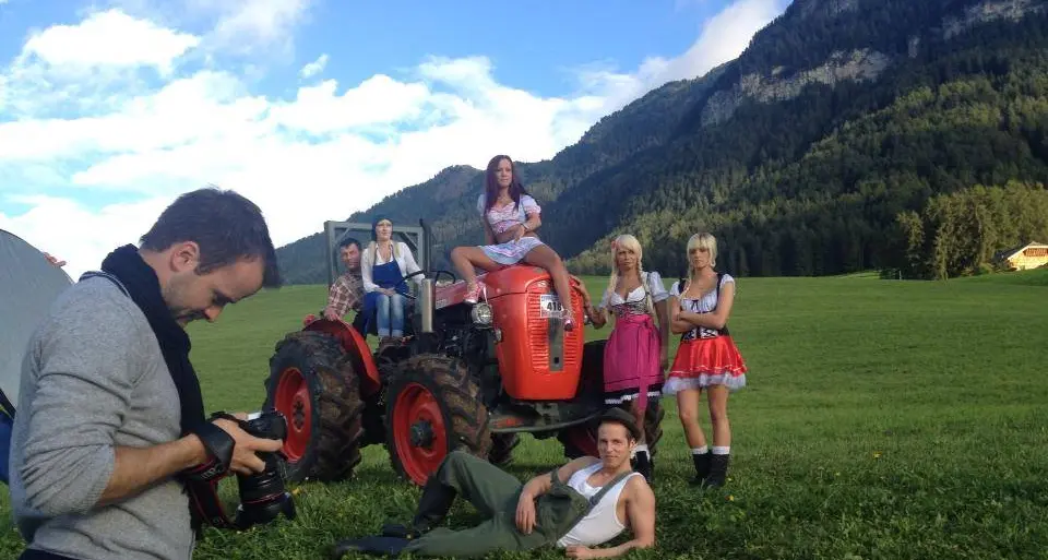 «Sexy alm», il soft-porno girato tra i masi dell'Alto Adige