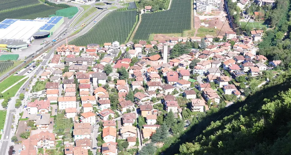 “Fuga” da Pineta monte Mancano negozi e servizi
