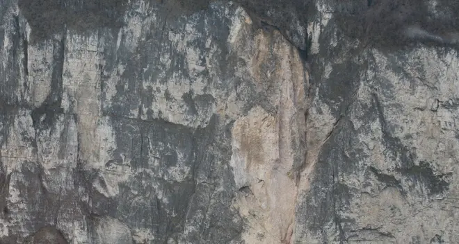 A sud di Salorno la roccia cede ancora, la strada resta chiusa