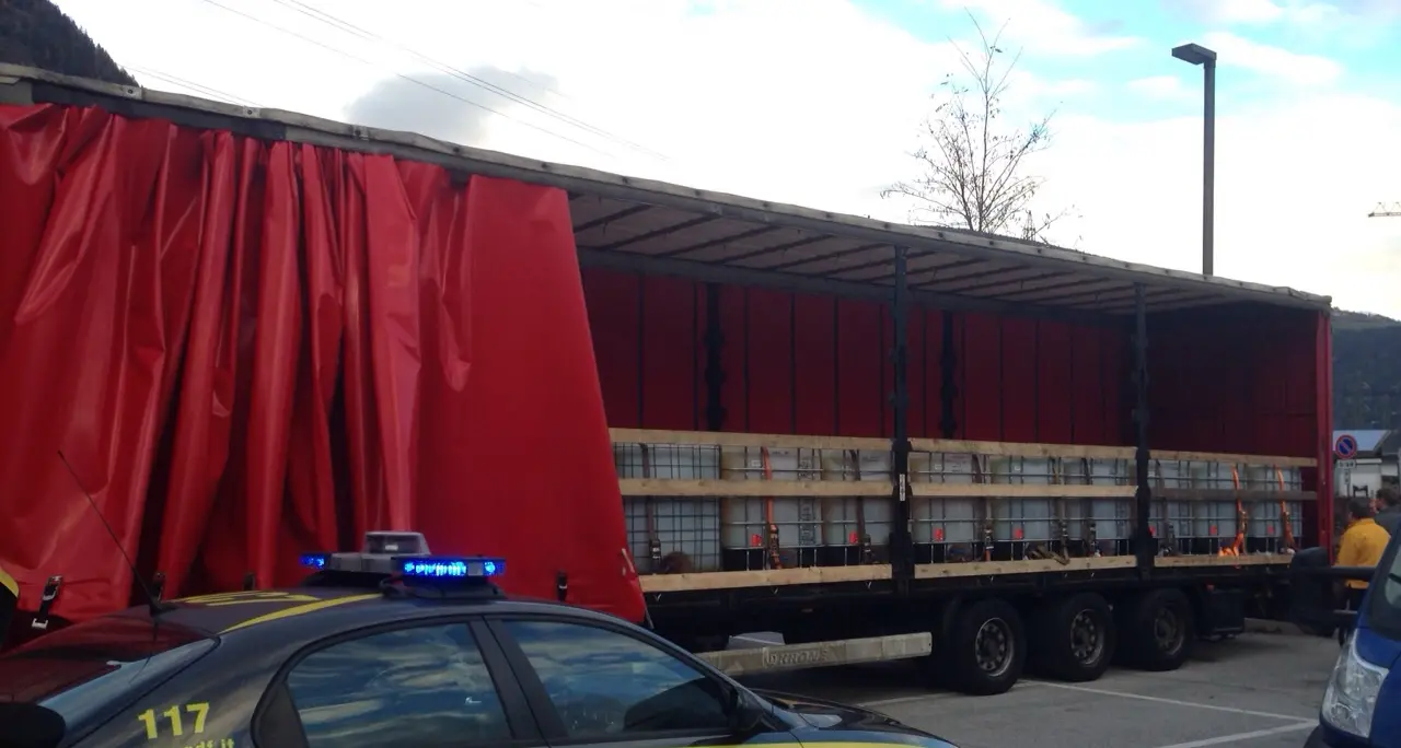 Vipiteno, sequestrati tre camion di olio combustibile