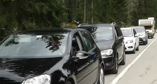 Braies, caos parcheggi sul set di Terence Hill