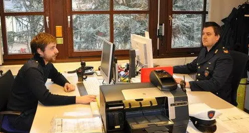 Multe, Equitalia si arrende con 135 turisti stranieri