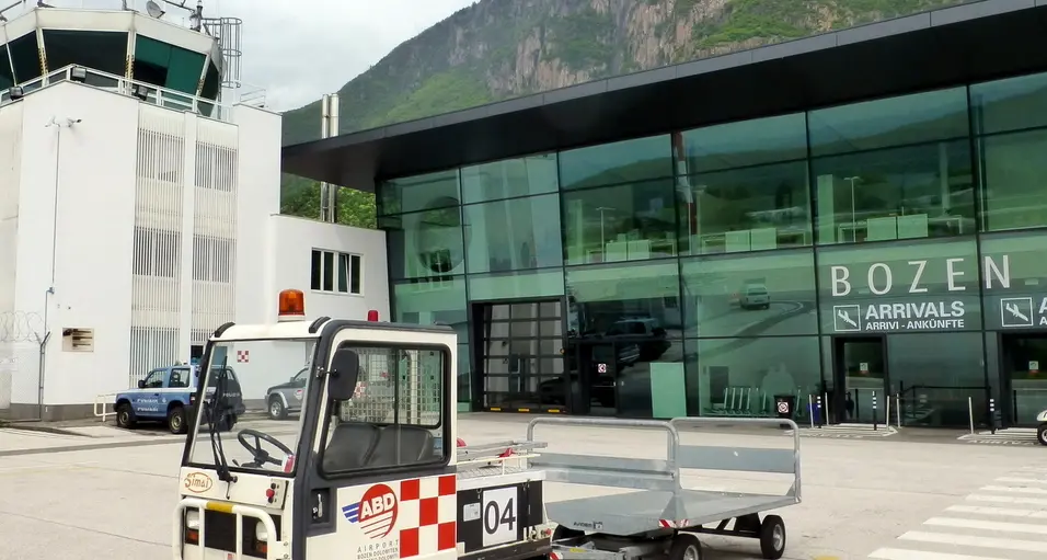 Aeroporto, divieto di voli notturni