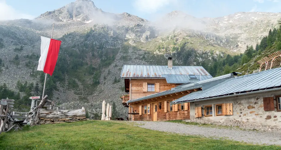 Senales, due nuove barriere paravalanghe alla Malga del Convento