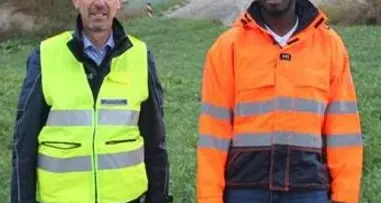 In fuga dal Gambia, ora Cherno aiuta gli studenti a Brunico