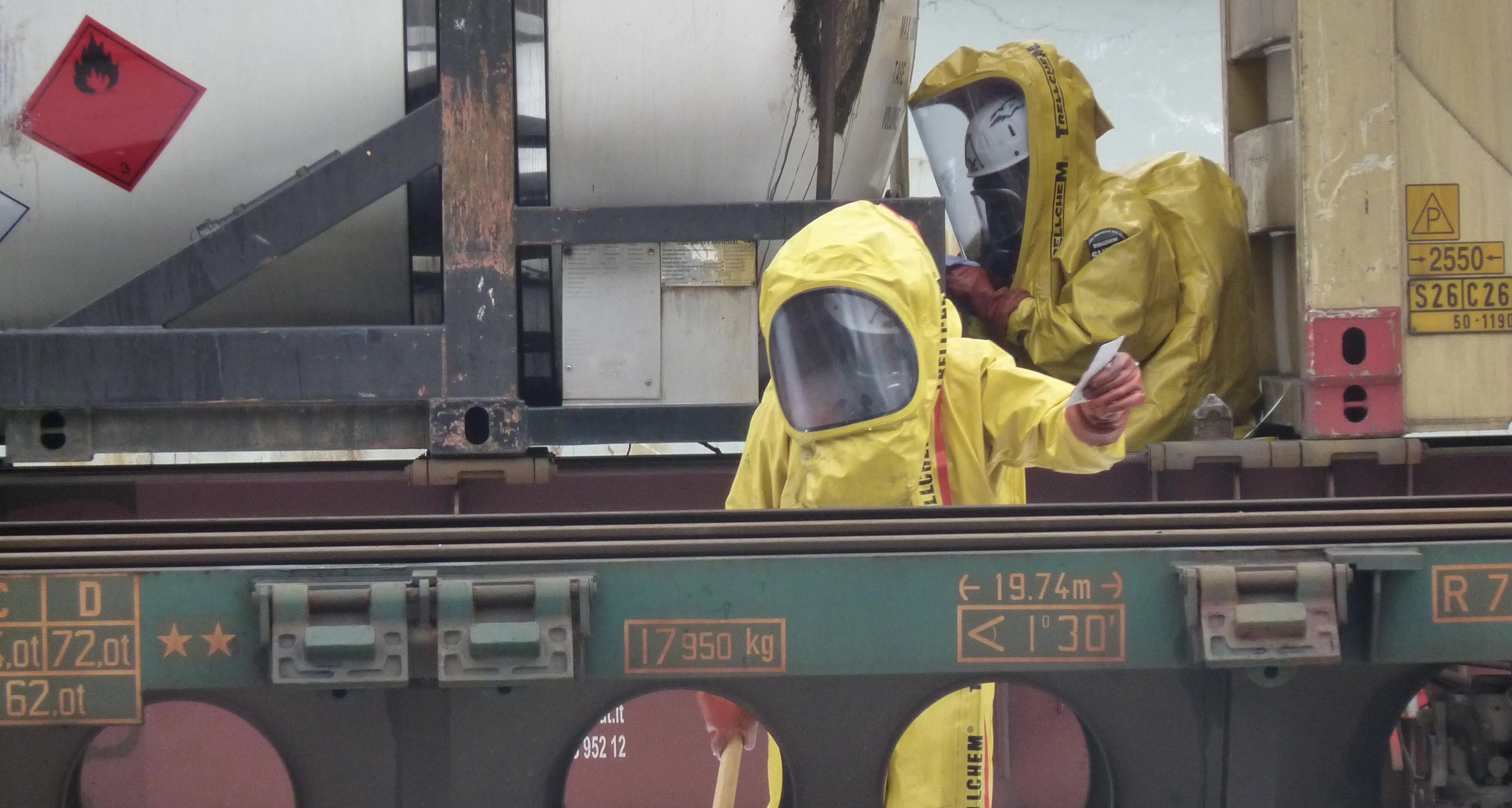 Allarme chimico al Brennero: bloccato vagone che trasportava etilacetato, liquido incolore facilmente infiammabile