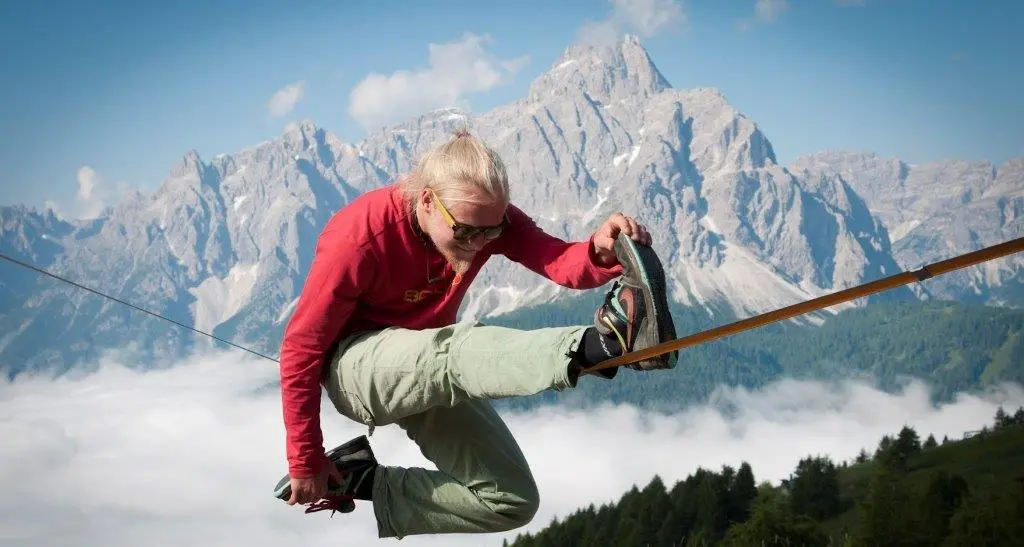 Il parapendista morto sulle Dolomiti di Sesto è il campione di slackline Armin Holzer