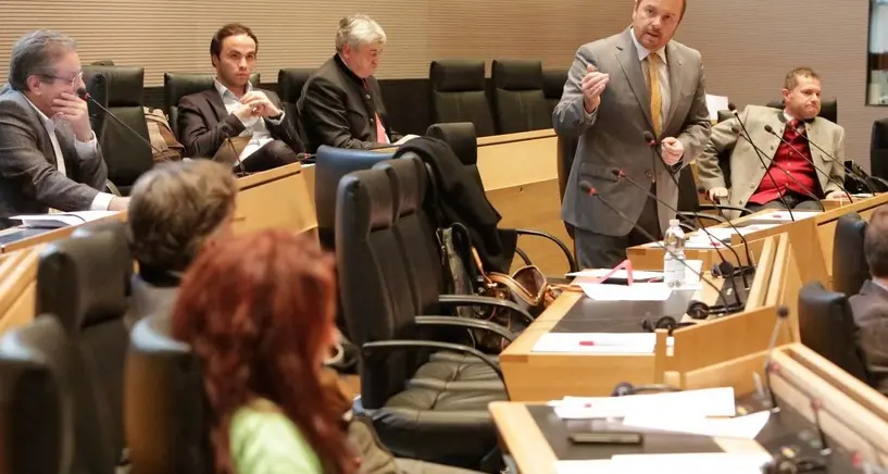 Consiglieri, più decoro Il decalogo in Provincia