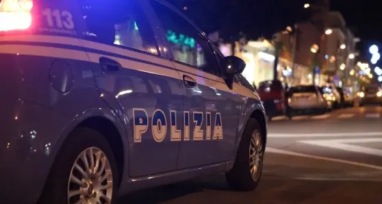 Bolzano, litigano lanciandosi bottiglie di vetro: arrestati
