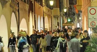 Negozi, domenica libera? Widmann frena