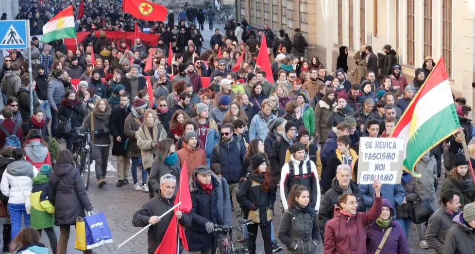 Ragazzo picchiato, in 600 al corteo contro CasaPound
