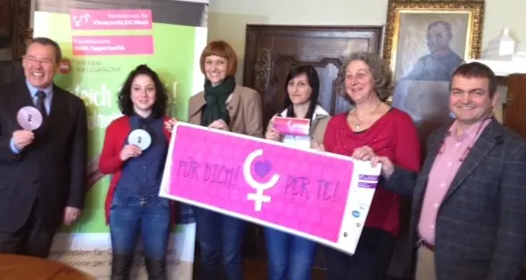 Festa della donna: in 120 locali con caffè e biscottini