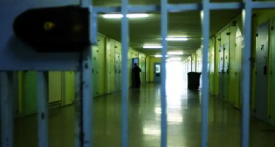 Sesso con due minorenni, l’impiegato ha confessato