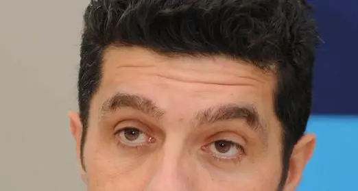 Festivi, molti commessi non lavorano