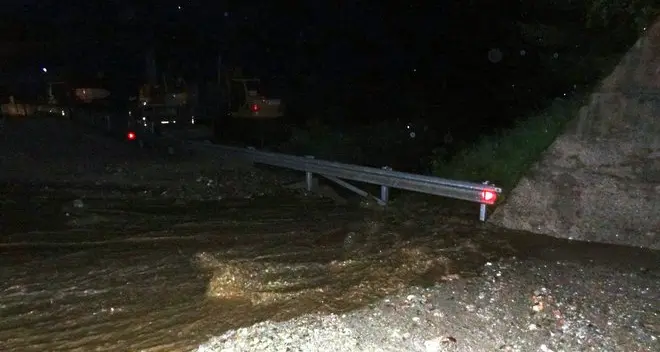 Alluvione in Val di Vizze: morte due donne travolte dalle frane nei loro masi, 150 persone evacuate, 50 case sgomberate, interrotta la linea del Brennero. Durnwalder sul posto