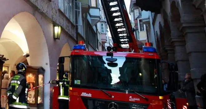 Incendio da “Sportler”, evacuate cento persone