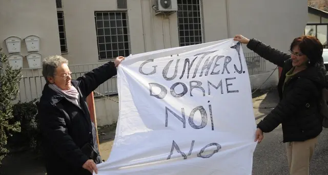 «Januth dorme, noi no!» Merano, Via Matteotti protesta