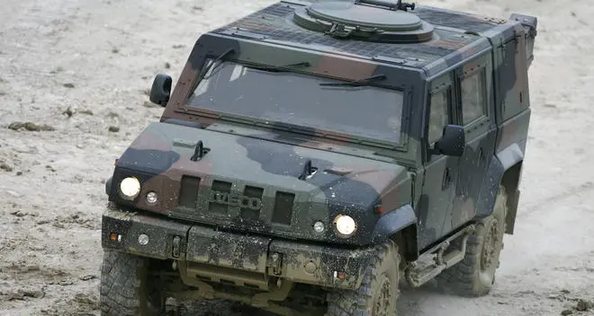 Blindati Lince Iveco spacciati per ambulanze, inchiesta in Russia