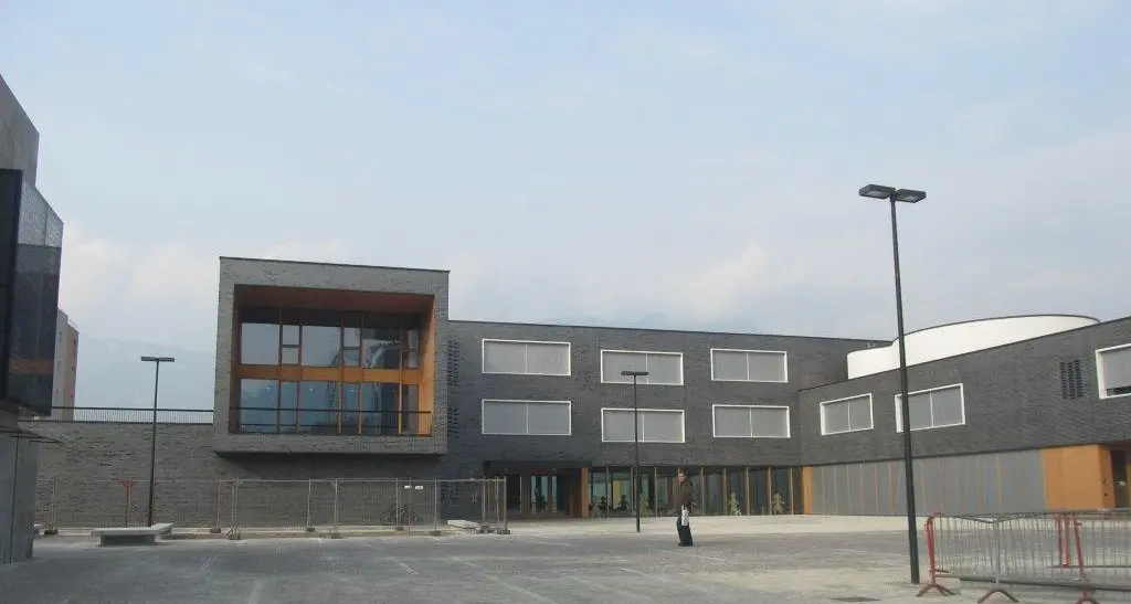 Firmian, una trentina di multe nella Ztl in piazza Montessori