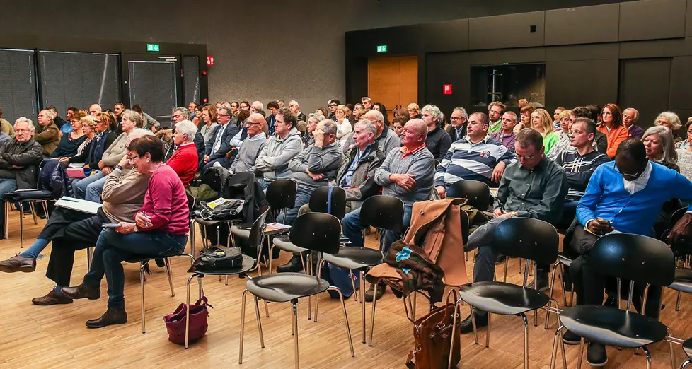 Su voucher, appalti e licenziamenti raccolte 17 mila firme
