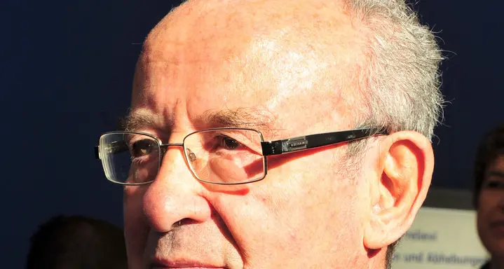 «Per vivere qui devi “saltare” gli steccati»