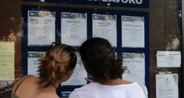 Bolzano: incinta, perde il lavoro. «Tanti casi come il mio»