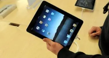 E-book a scuola: accordo con l'Alto Adige, il tablet a 300 studenti