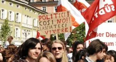 Sciopero: 2.000 persone alla manifestazione Cgil-Asgb a Bolzano, alta adesione nelle fabbriche