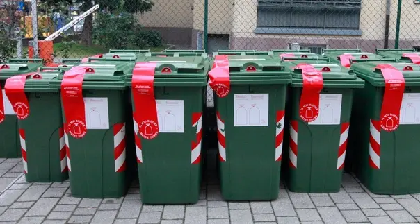 Rifiuti, ridotti i rincari: «Al massimo il 50% in più»