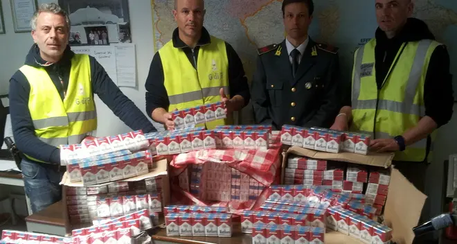 Sequestrato mezzo quintale di sigarette