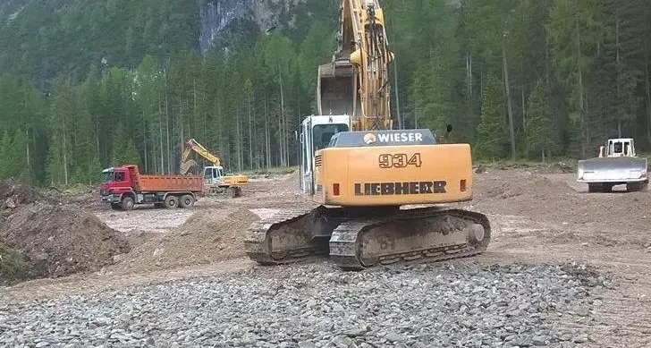 Braies, parcheggi spostati per tagliare le code al lago