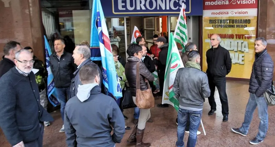 Euronics chiude, lavoratori in mobilità