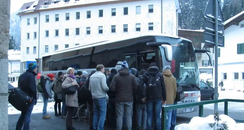 Treno fermo sulla tratta Passeggeri per ore al gelo