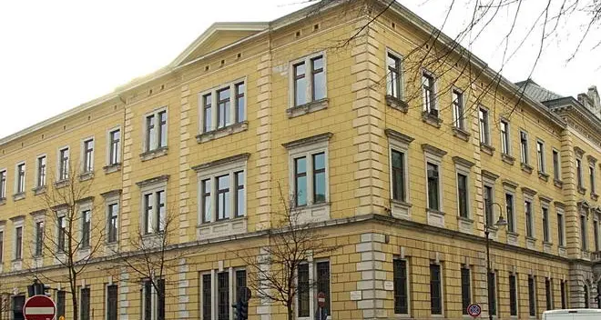 Violenza alla nipotina, 5 anni all’avvocato