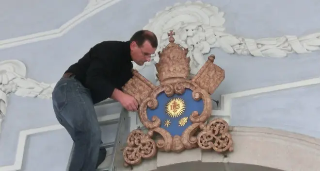 Bressanone, sul duomo lo stemma papale