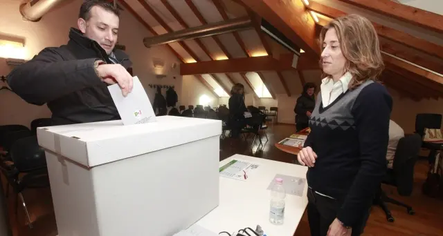 Primarie del Pd: Gnecchi vince con 711 voti su 1.312, Berti seconda con 501 preferenze