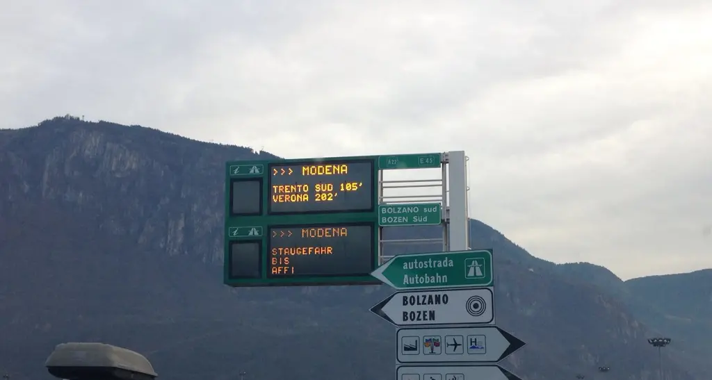 Bolzano, tutti in coda per il rientro dai Mercatini: 202 minuti fino a Verona, 105 fino a Trento Sud